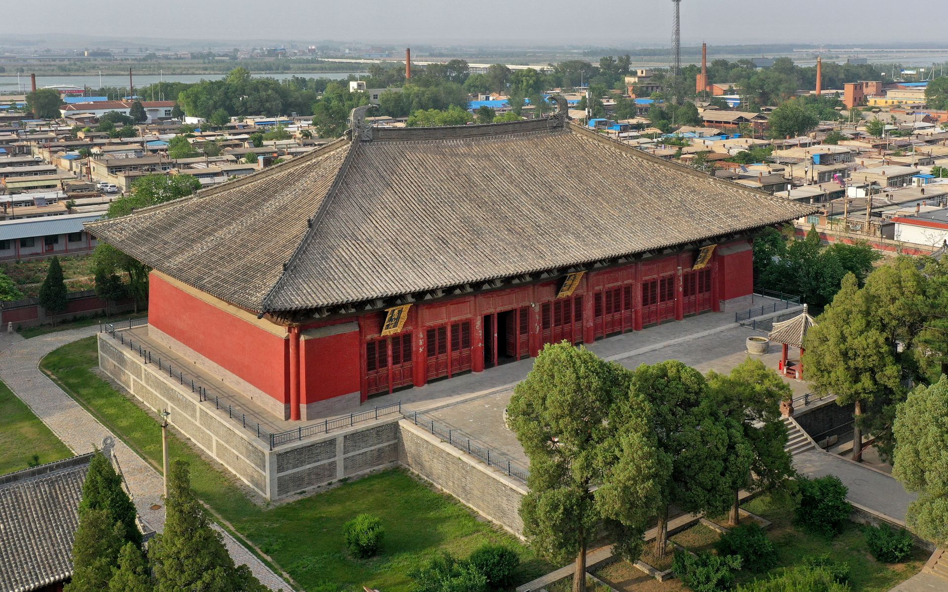 日前,建于1020年的辽宁锦州义县奉国寺开始进行彩绘泥塑一期保护修复